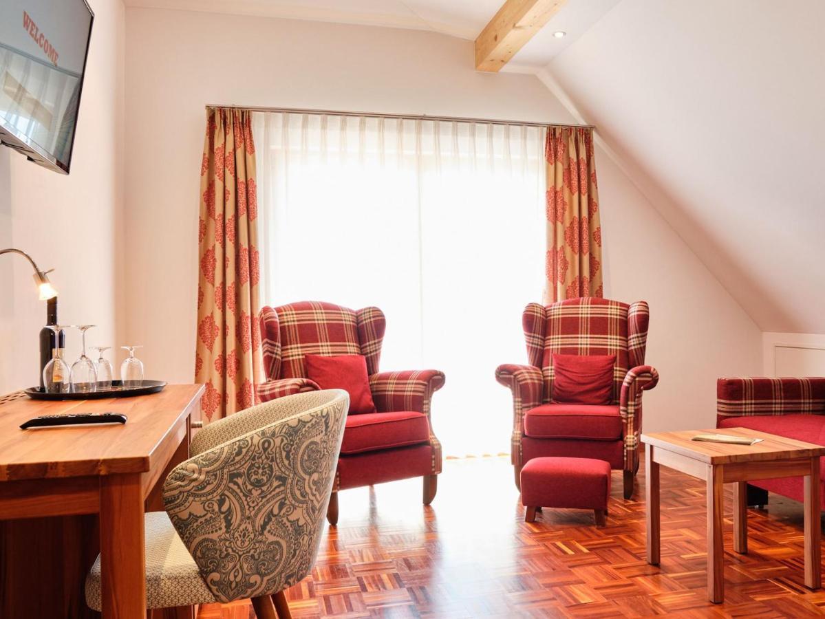 Hotel Hornstein - Weingut, Vinothek & Gastronomie 农嫩霍恩 外观 照片