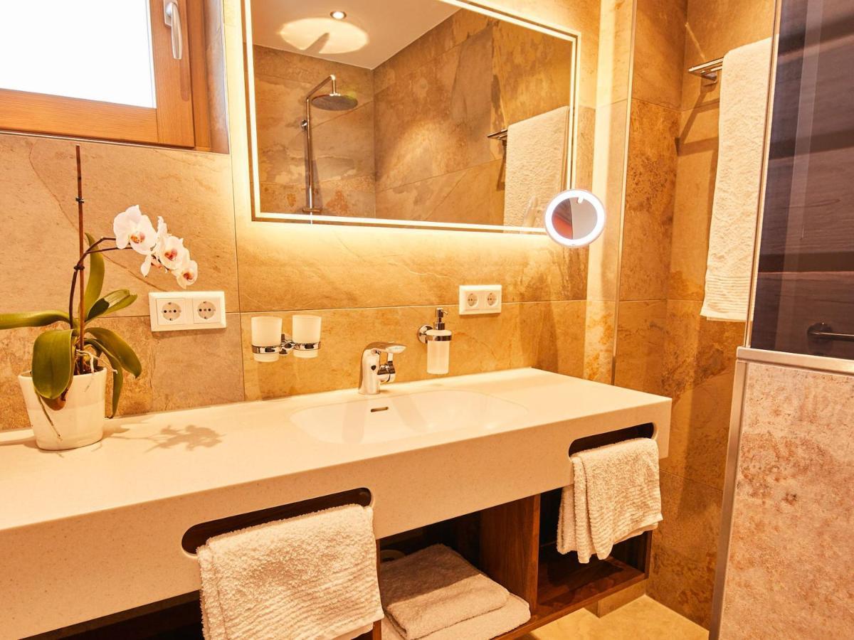 Hotel Hornstein - Weingut, Vinothek & Gastronomie 农嫩霍恩 外观 照片